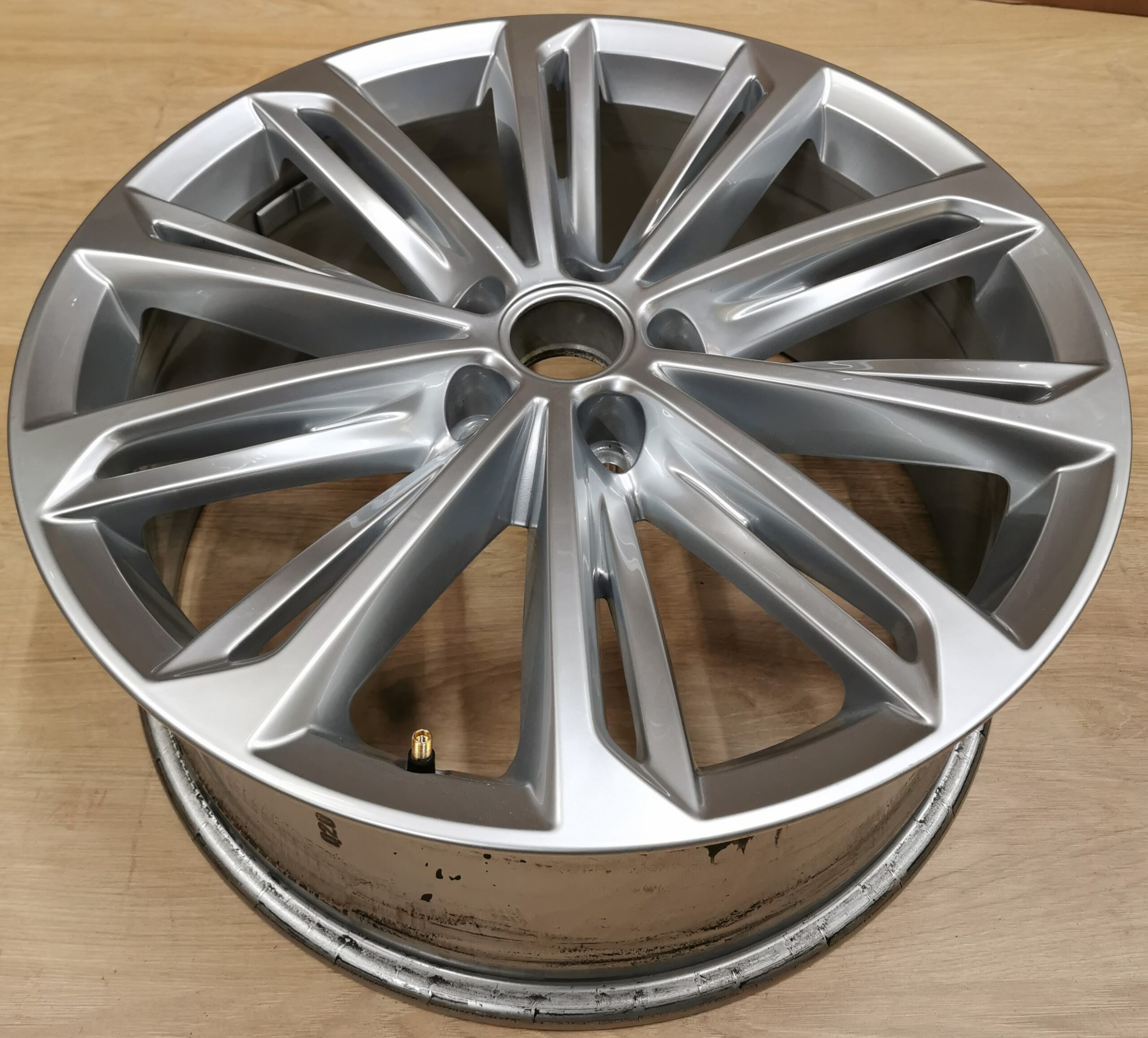 Vw Passat R Line Verona G R Oem Alloy Wheels