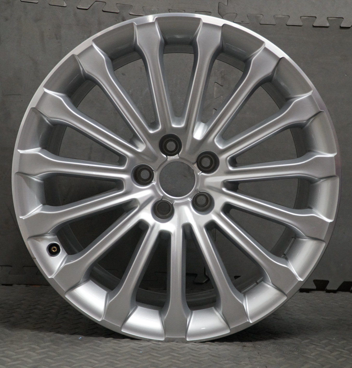 AUDI A8 S8 - 4H0601025AQ | OEM Alloy Wheels