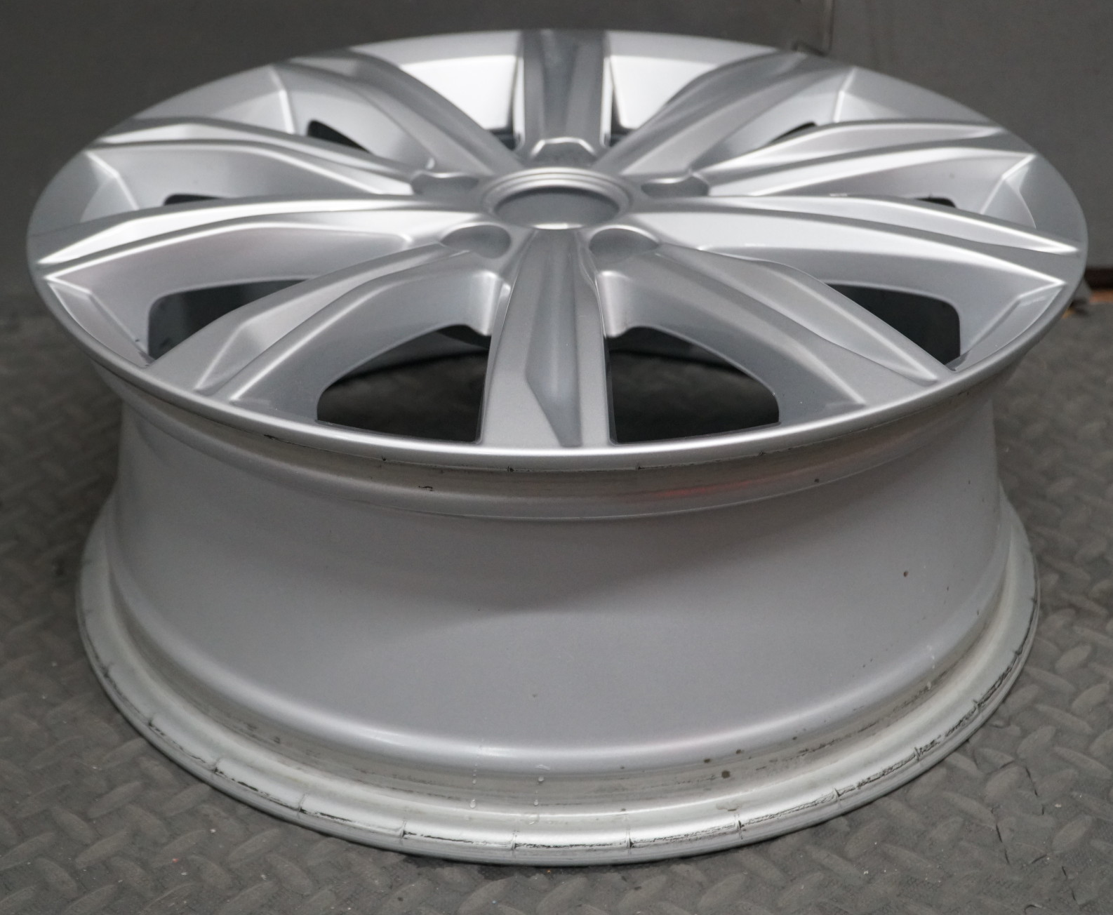 VW Touran 5T – Stockholm 5TA601025D | OEM Alloy Wheels