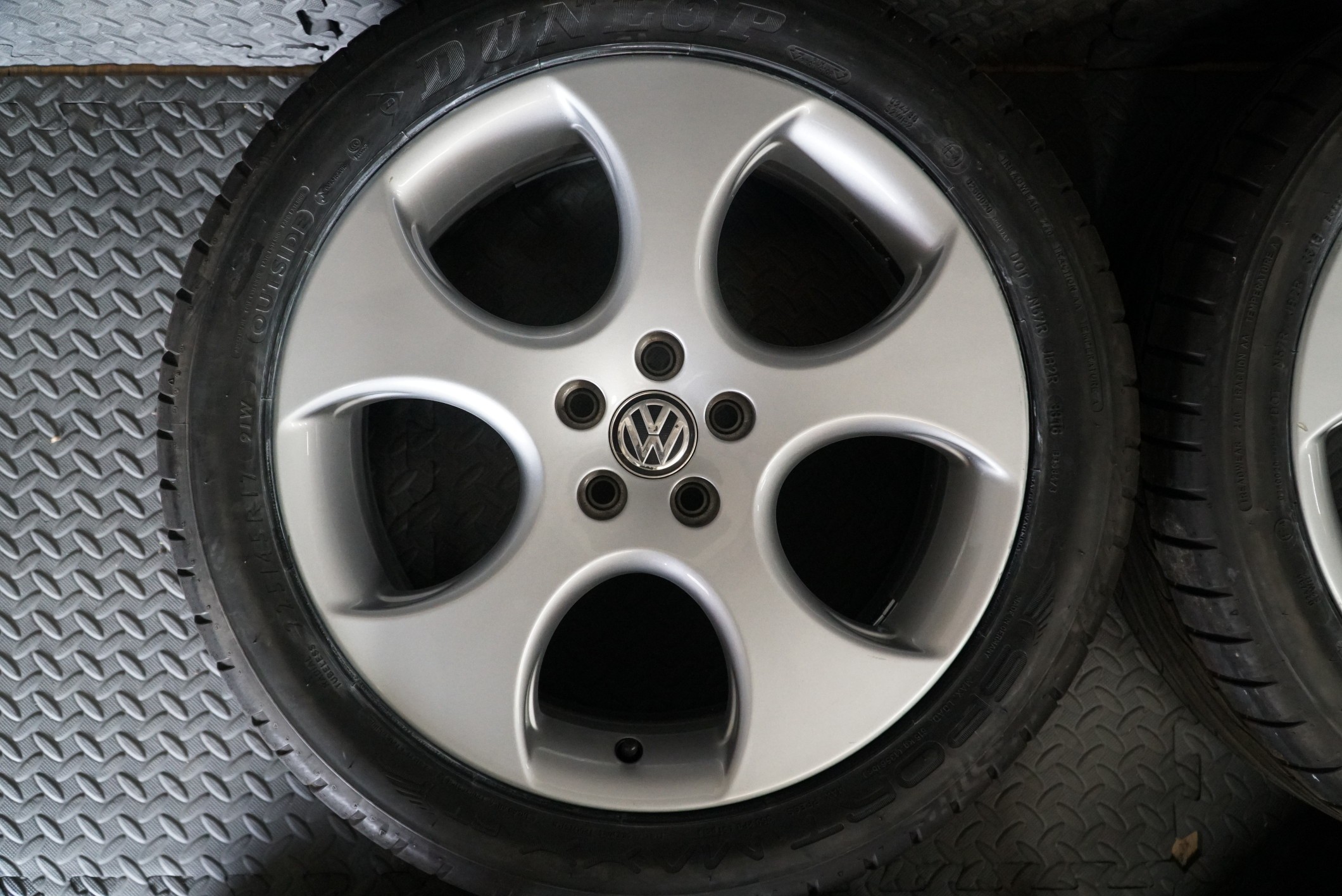 VW Polo GTI 6R – Denver 6R0601025H- Complete Set – OEM Alloy Wheels