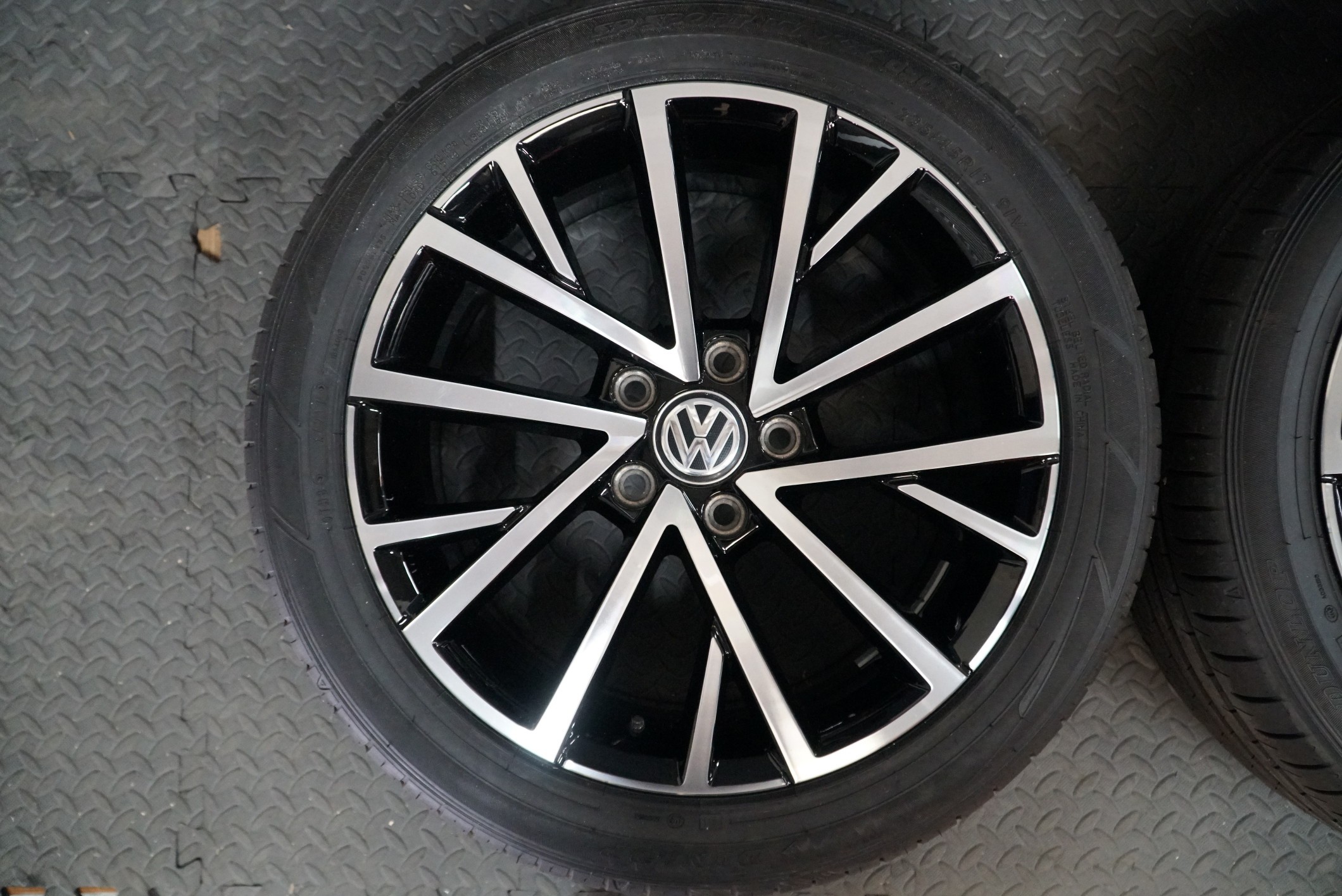 VW Lavida – 19D601025C – Complete Set – OEM Alloy Wheels