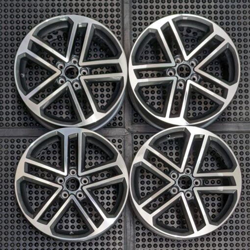 black alloy rims