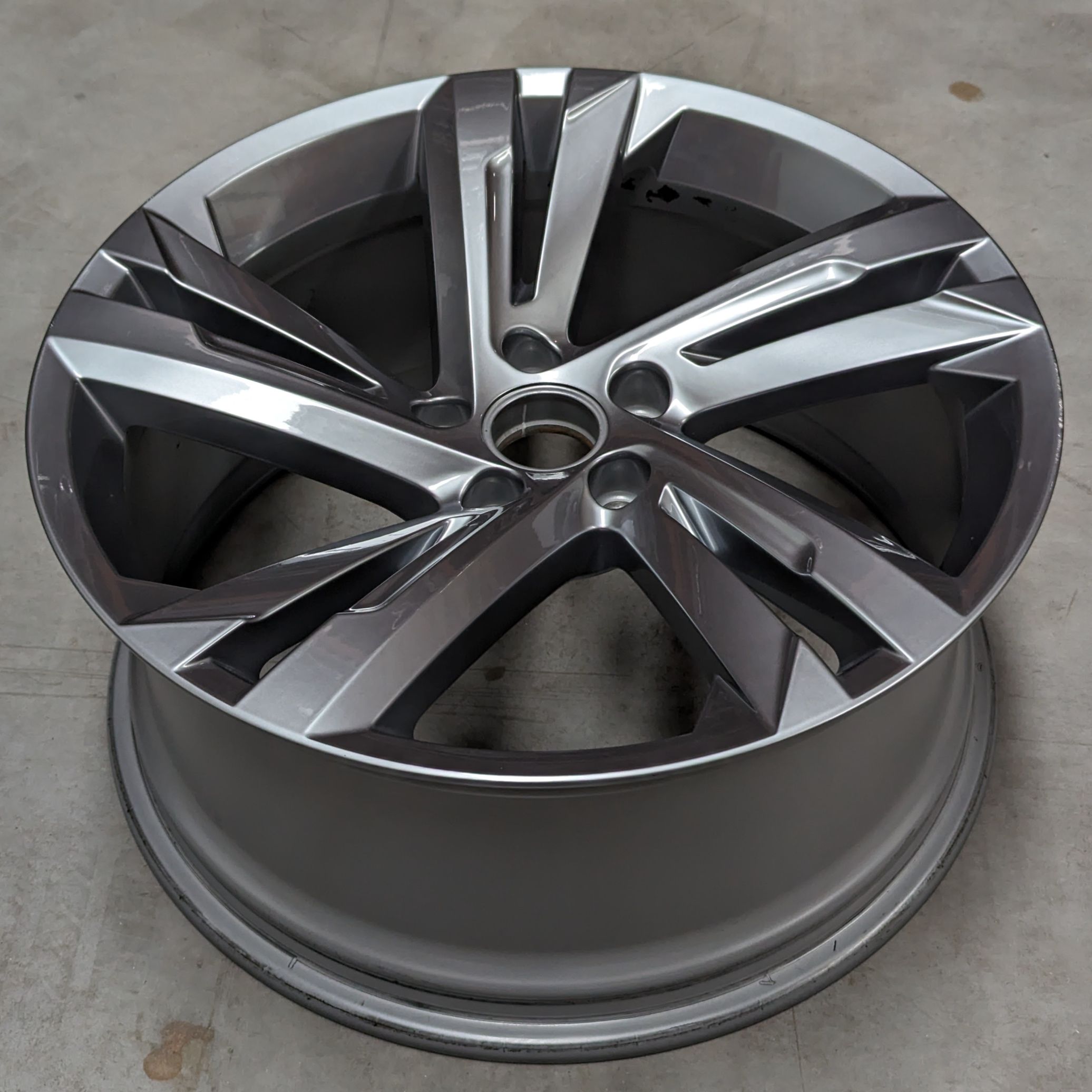 VW Tiguan – Valencia 5NA601025AG | OEM Alloy Wheels